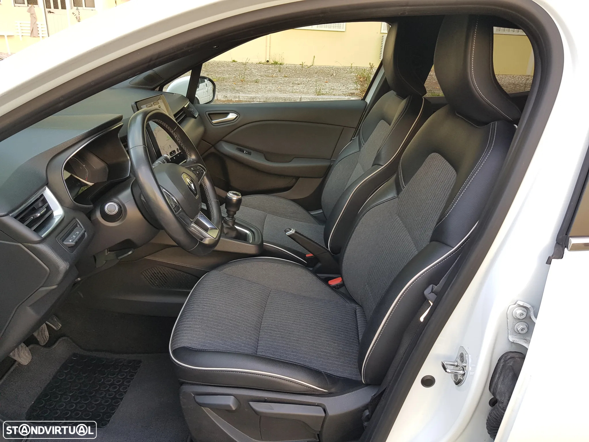 Renault Clio 1.5 Blue dCi Exclusive - 29