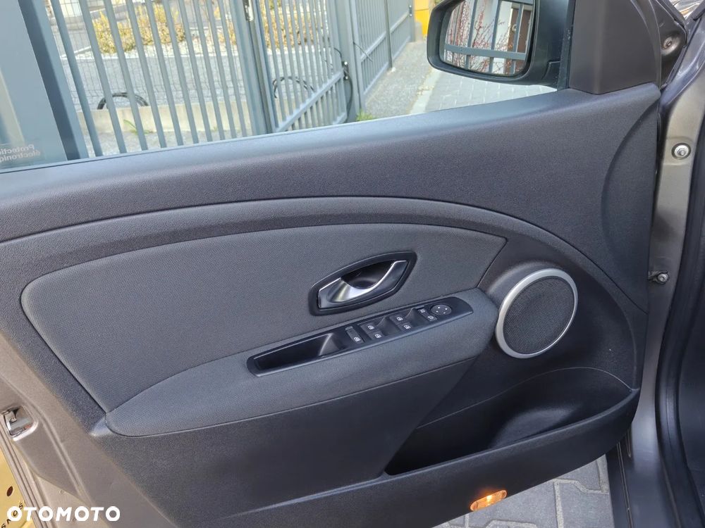 Renault Fluence 1.5 dCi Privilege - 15