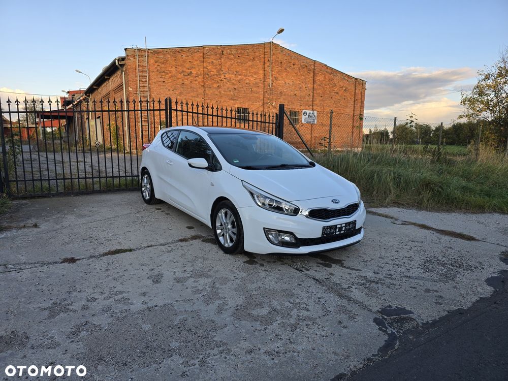 Kia Ceed - 1