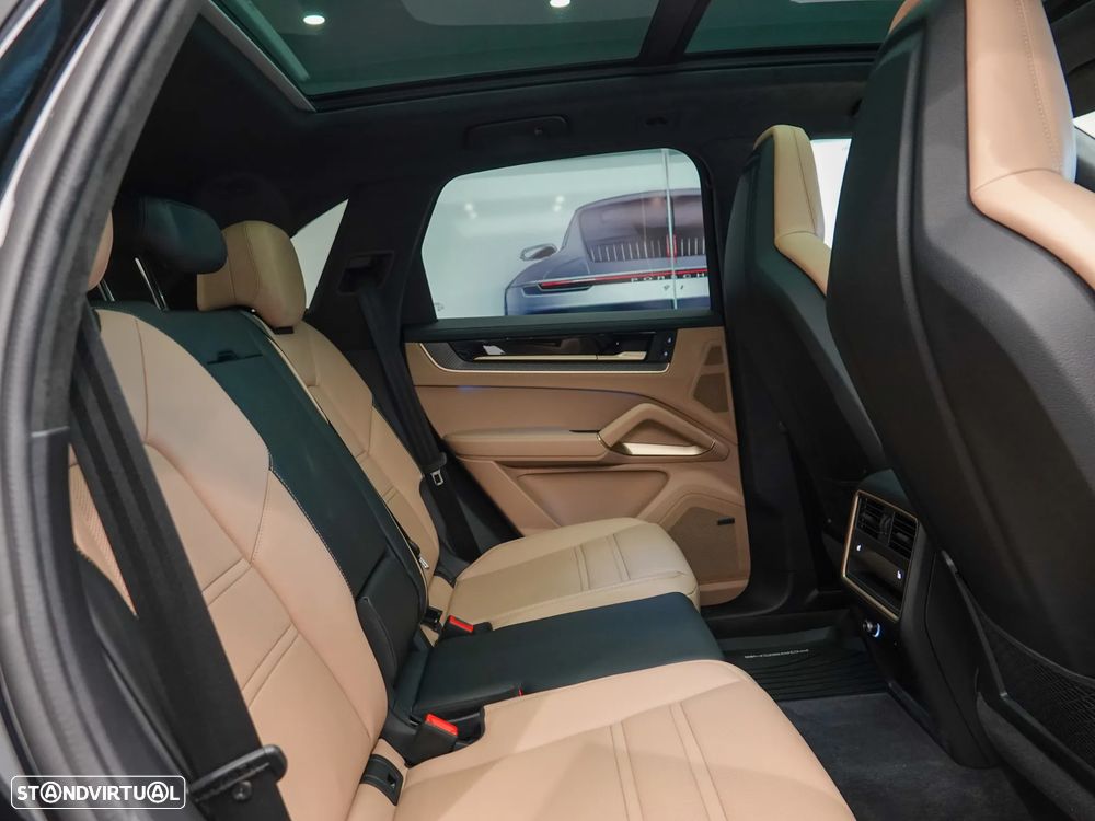 Porsche Cayenne Turbo E-Hybrid - 15