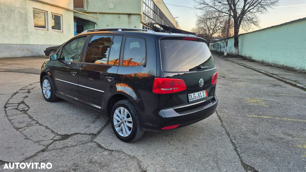 Volkswagen Touran 2.0 TDI DPF BlueMotion Technology Highline - 16