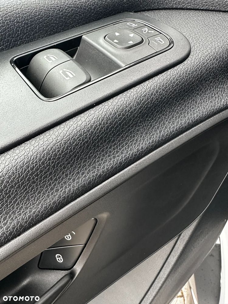 Mercedes-Benz Sprinter - 11