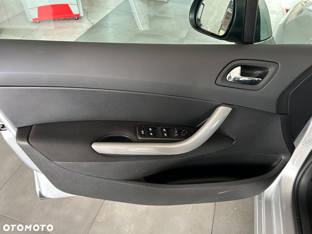 Peugeot 308 140 THP Automatik Sport - 17