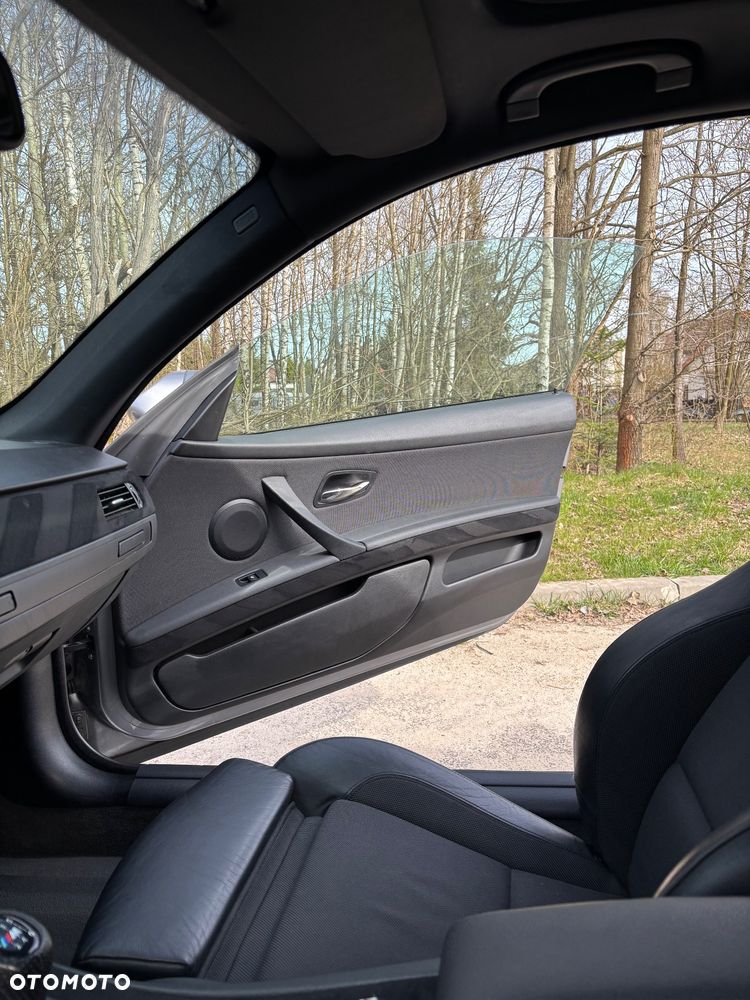 BMW Seria 3 325i - 24