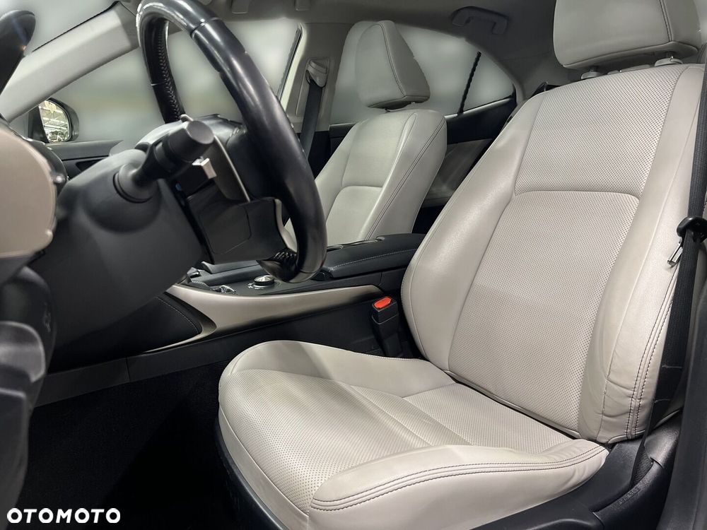 Lexus IS 200t Prestige - 19