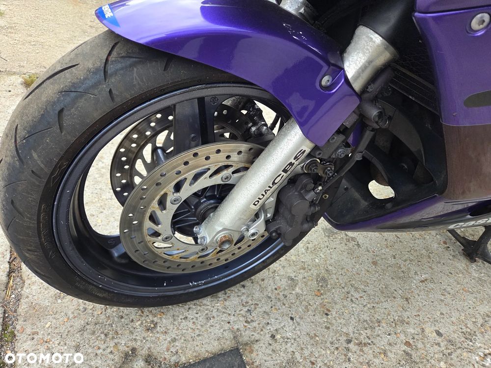 Honda CBR - 27