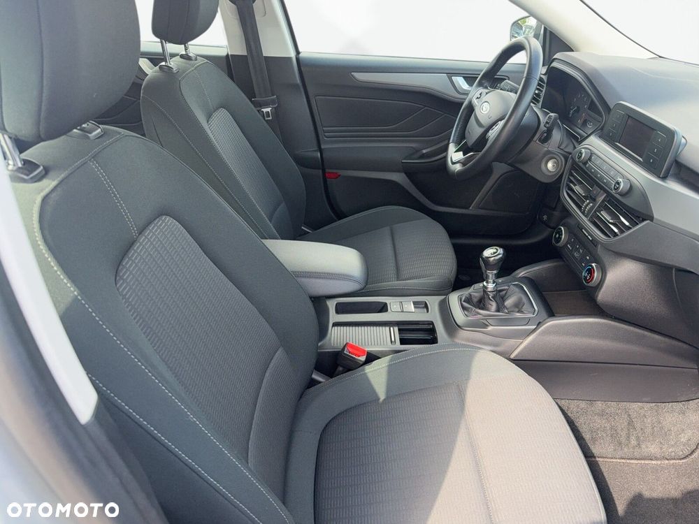 Ford Focus 1.0 EcoBoost Trend - 13