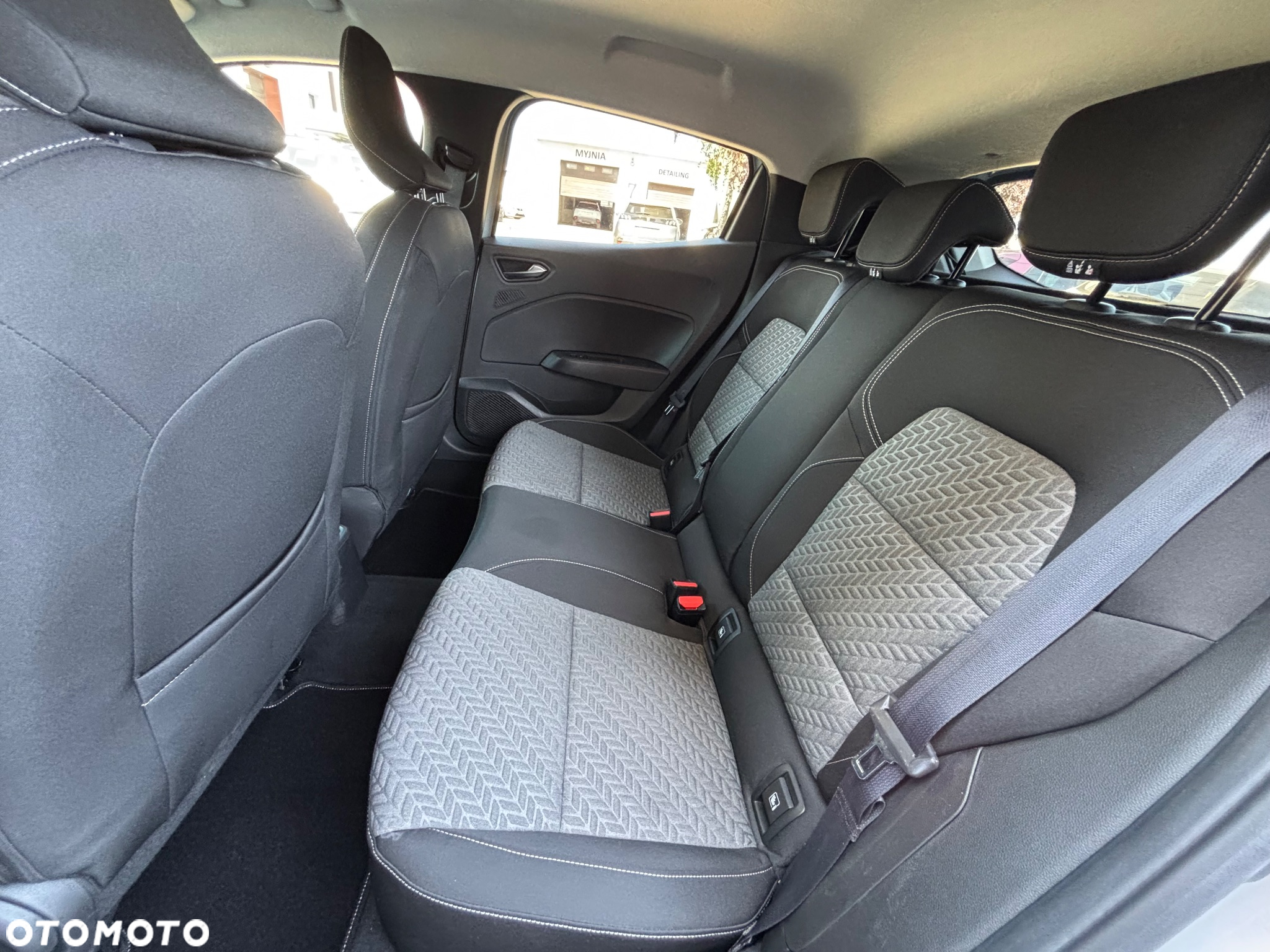 Renault Clio 1.0 TCe Evolution - 17