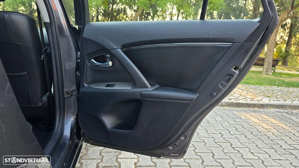 Toyota Avensis SD 2.0 D-4D Exclusive +Pele+GPS - 52