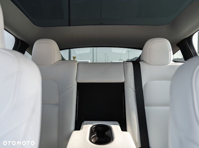 Tesla Y Model Long Range Dual Motor AWD - 27