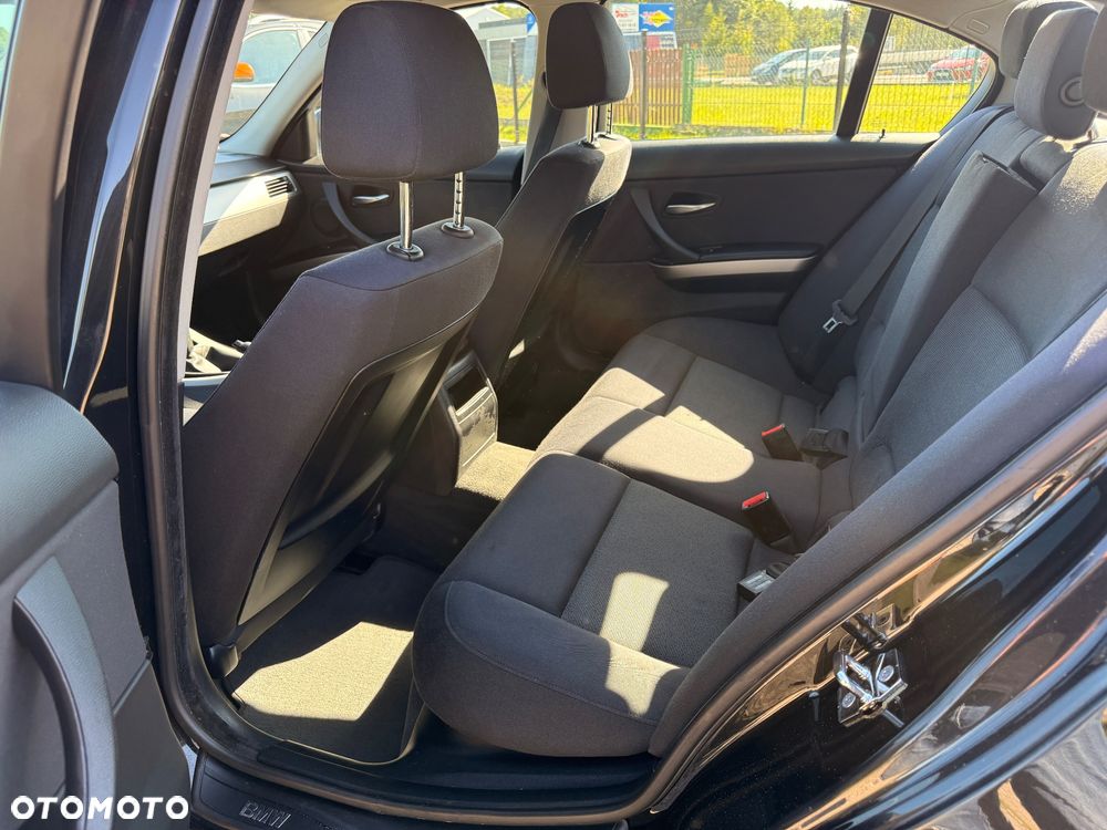 BMW Seria 3 318i - 8