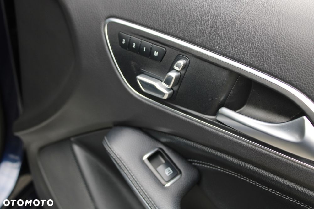 Mercedes-Benz Klasa A 250 4Matic 7G-DCT AMG Line - 37