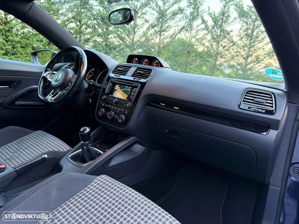 VW Scirocco 2.0 TDI Sport - 13