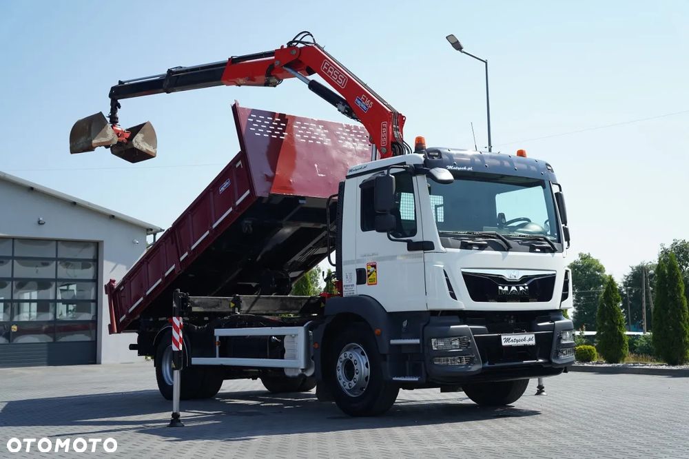 MAN TGM 18.340 / 4X2 / WYWROTKA 3 STRONNA / HYDROBURTA / BORDMATIC + HDS FASSI F165.0.22 / ROTATOR / CHWYTAK / PILOT / EURO 6 - 5