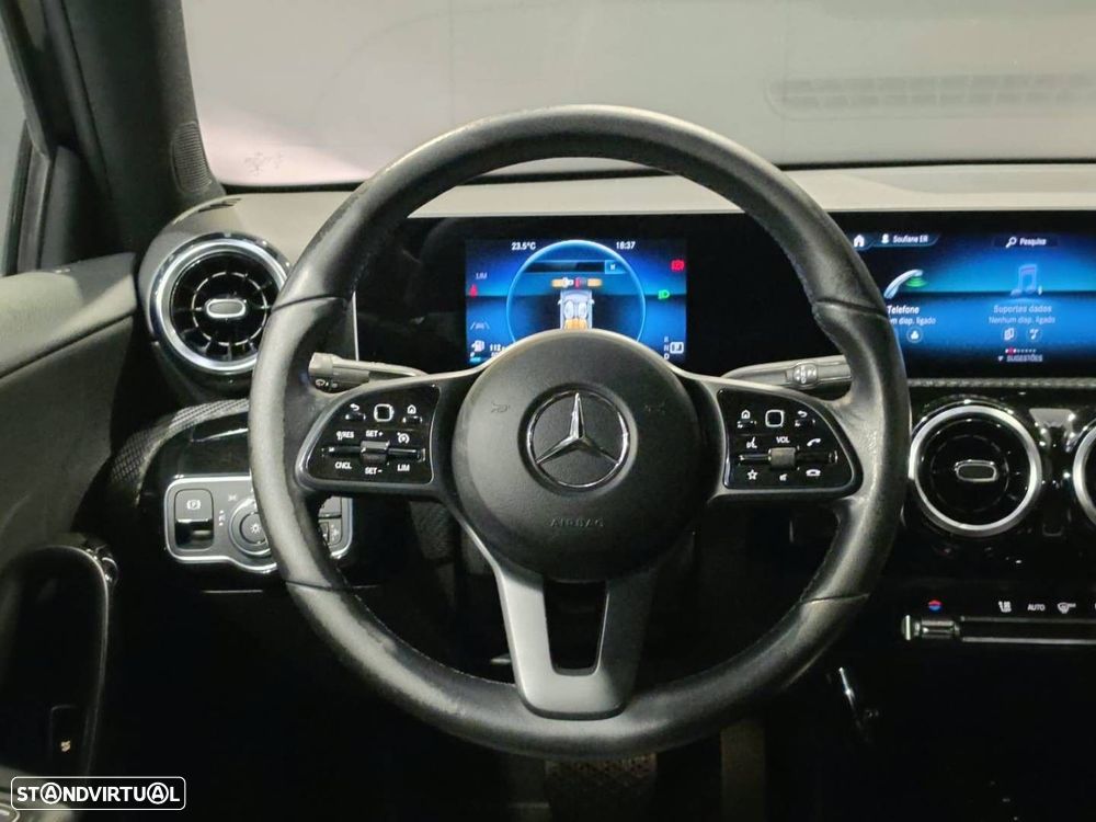 Mercedes-Benz A 180 Limousine d Business Solutions Aut. - 13