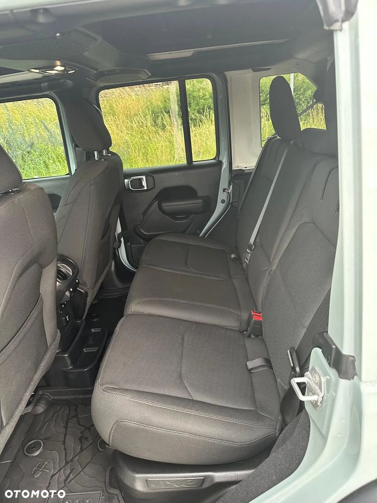 Jeep Wrangler - 14