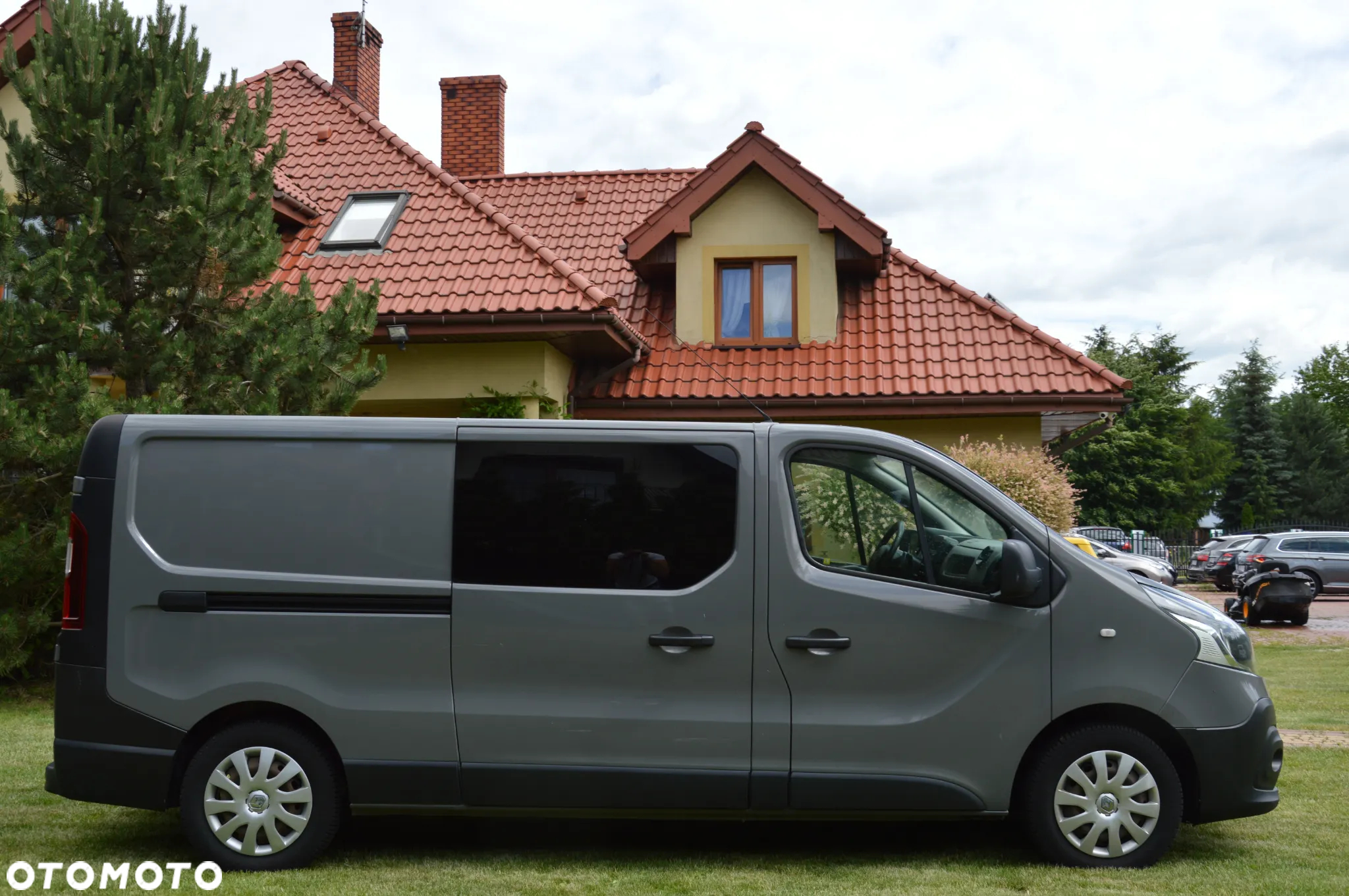 Renault Trafic Vivaro - 8
