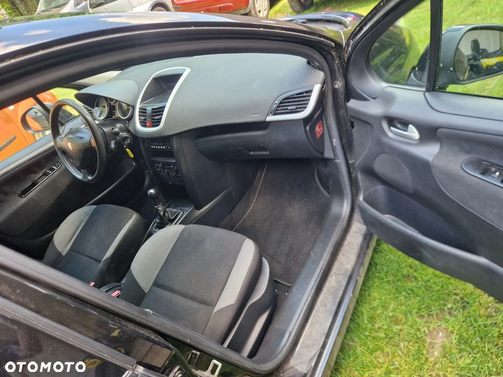 Peugeot 207 - 21