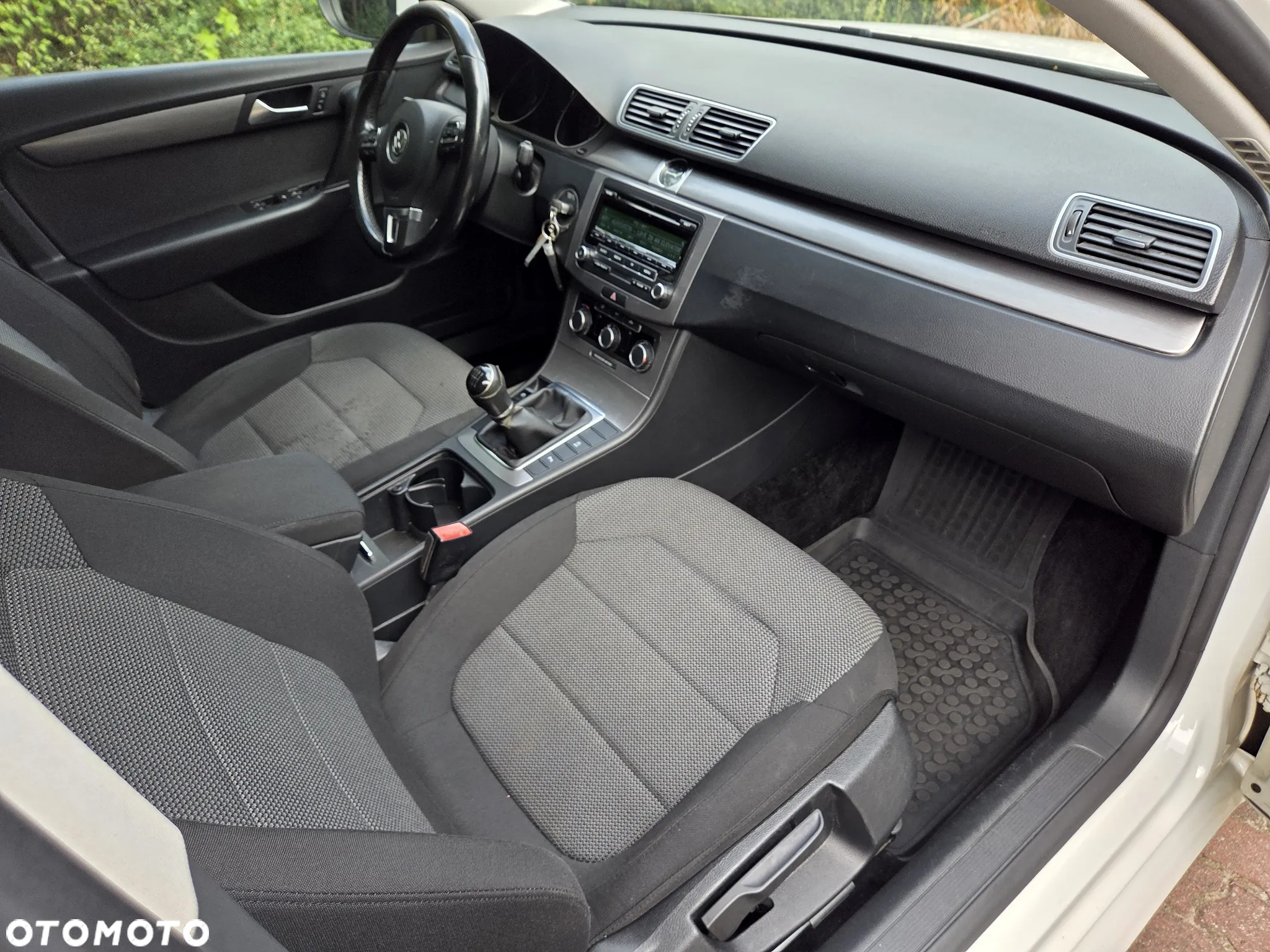 Volkswagen Passat - 13