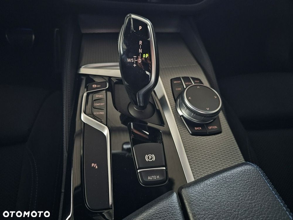 BMW Seria 5 - 32