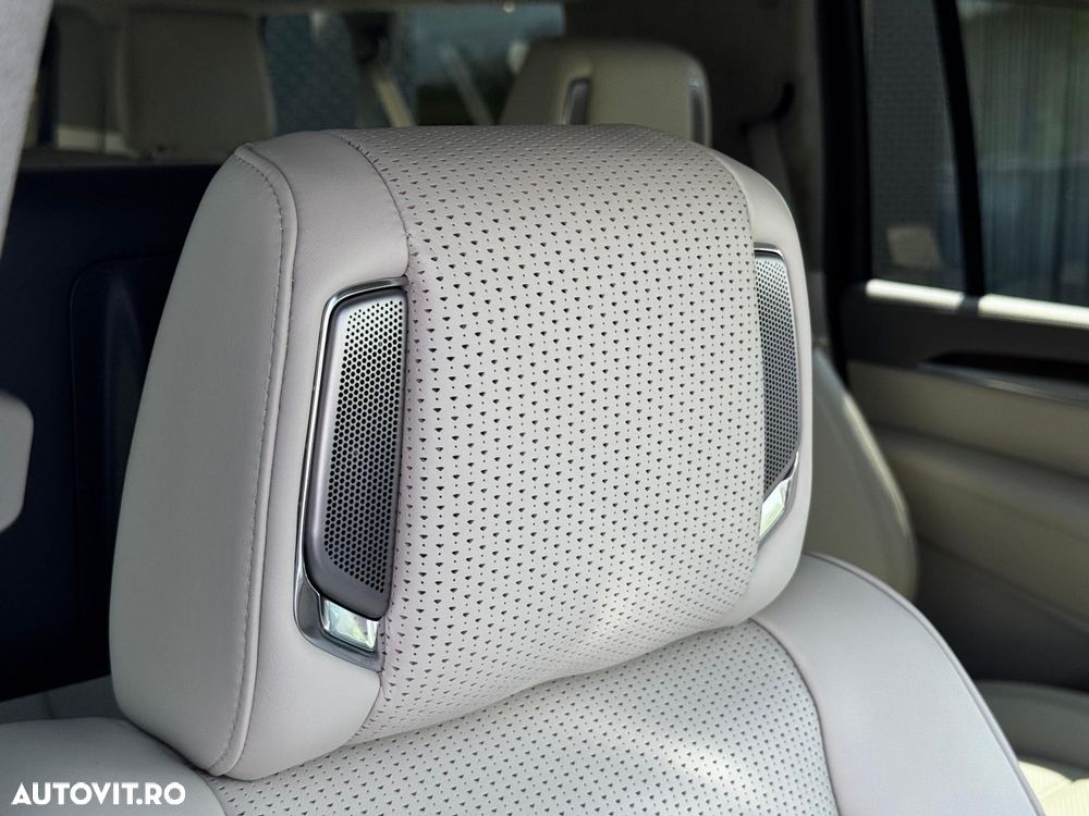 Cadillac Escalade - 10