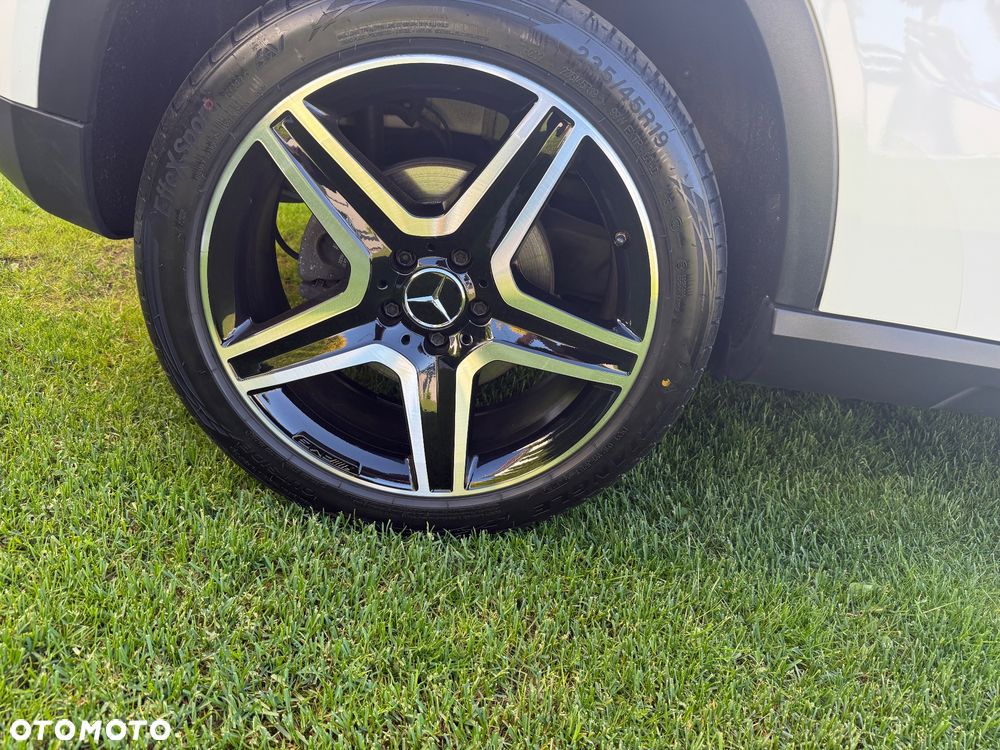 Mercedes-Benz GLA 220 4-Matic - 12