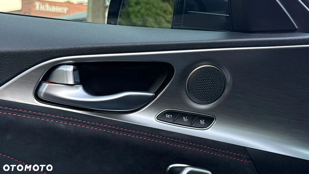 Kia Stinger - 23