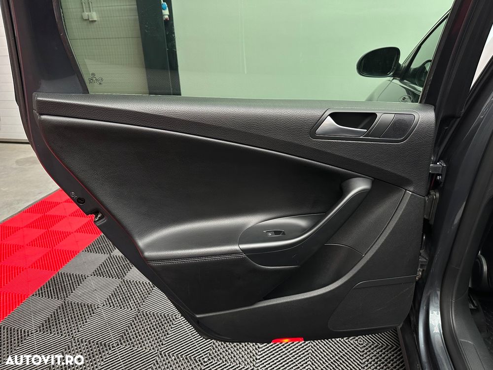 Volkswagen Passat 2.0 TDI Highline - 19