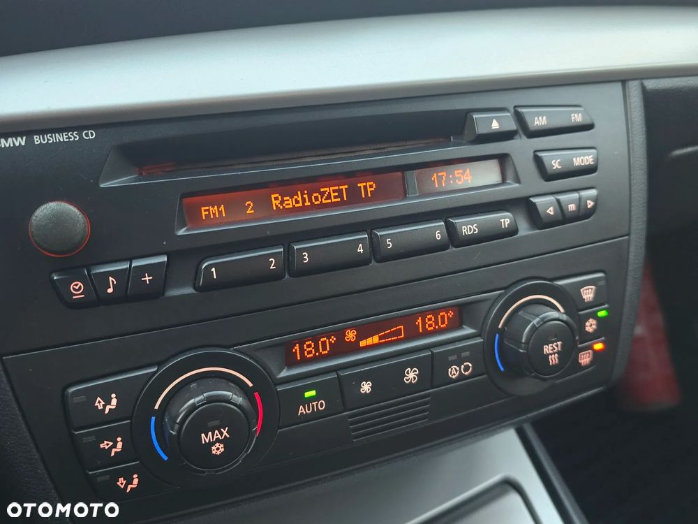 BMW Seria 1 118d - 28