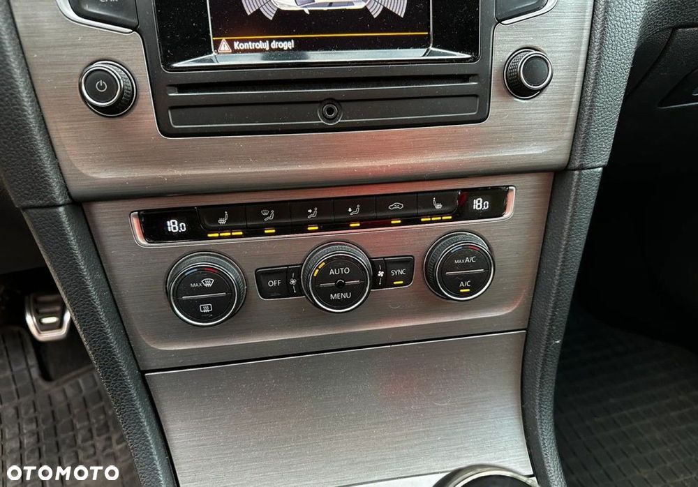 Volkswagen Golf - 16