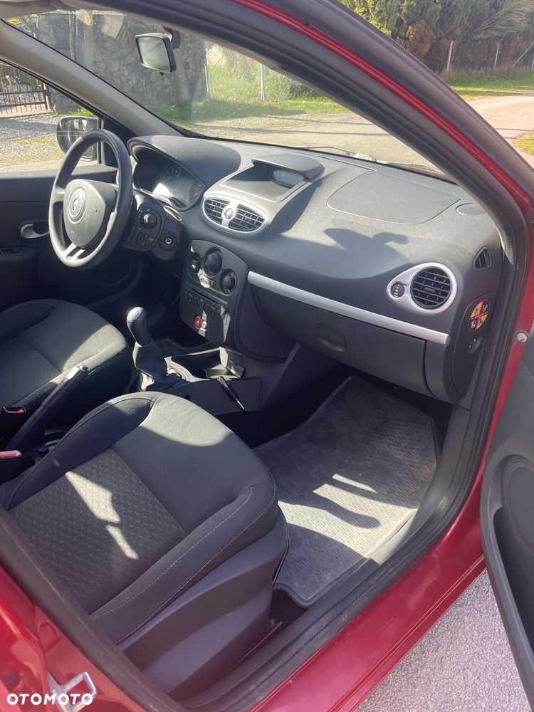 Renault Clio - 10