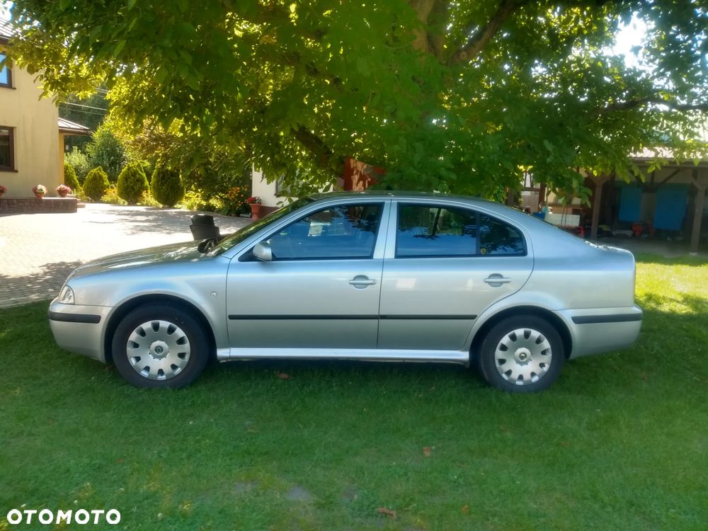 Skoda Octavia 1.6 Tour - 1