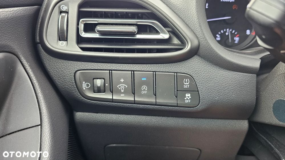 Hyundai i30 1.5 DPI Smart - 17
