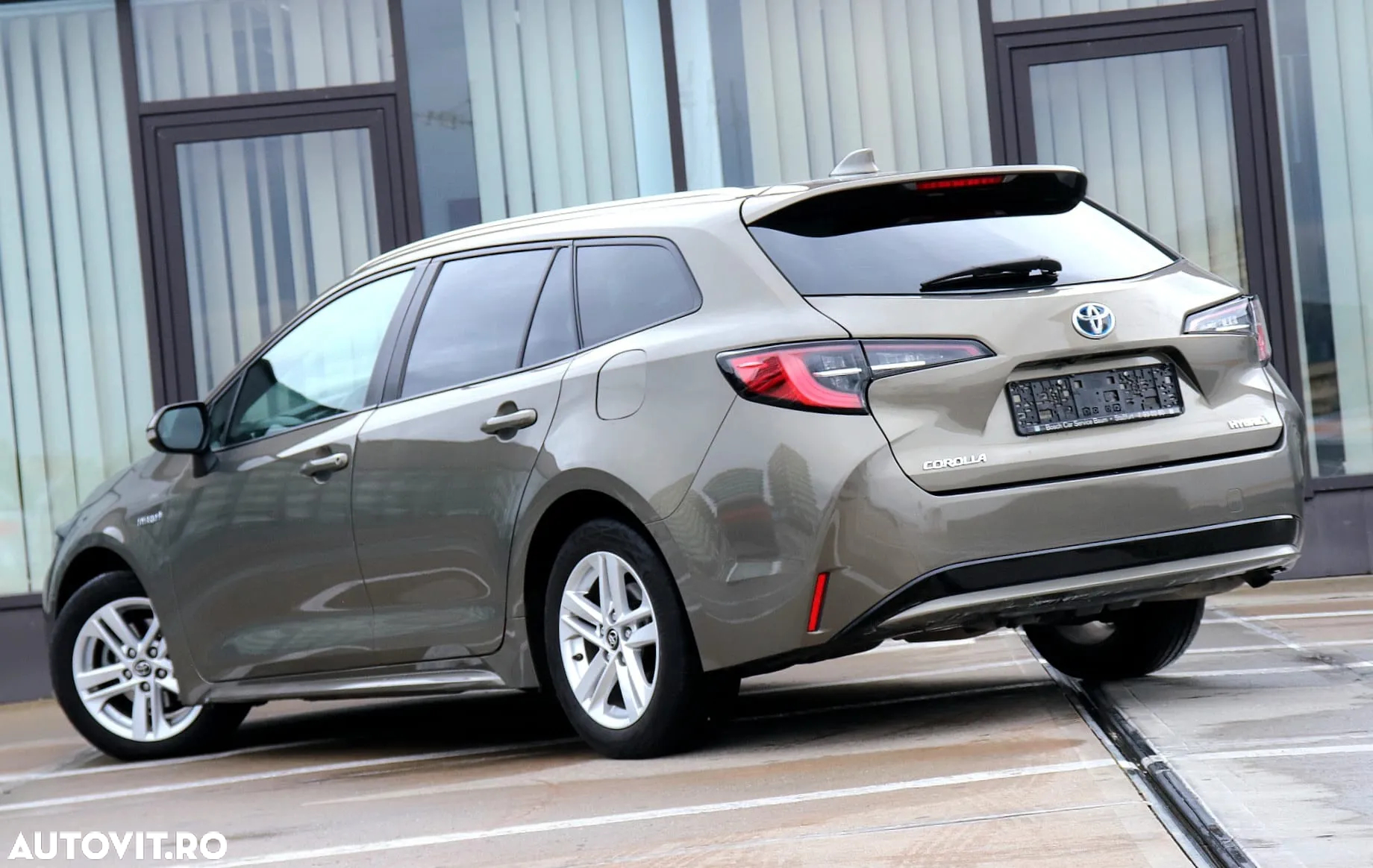 Toyota Corolla 1.8 Hybrid Comfort - 5