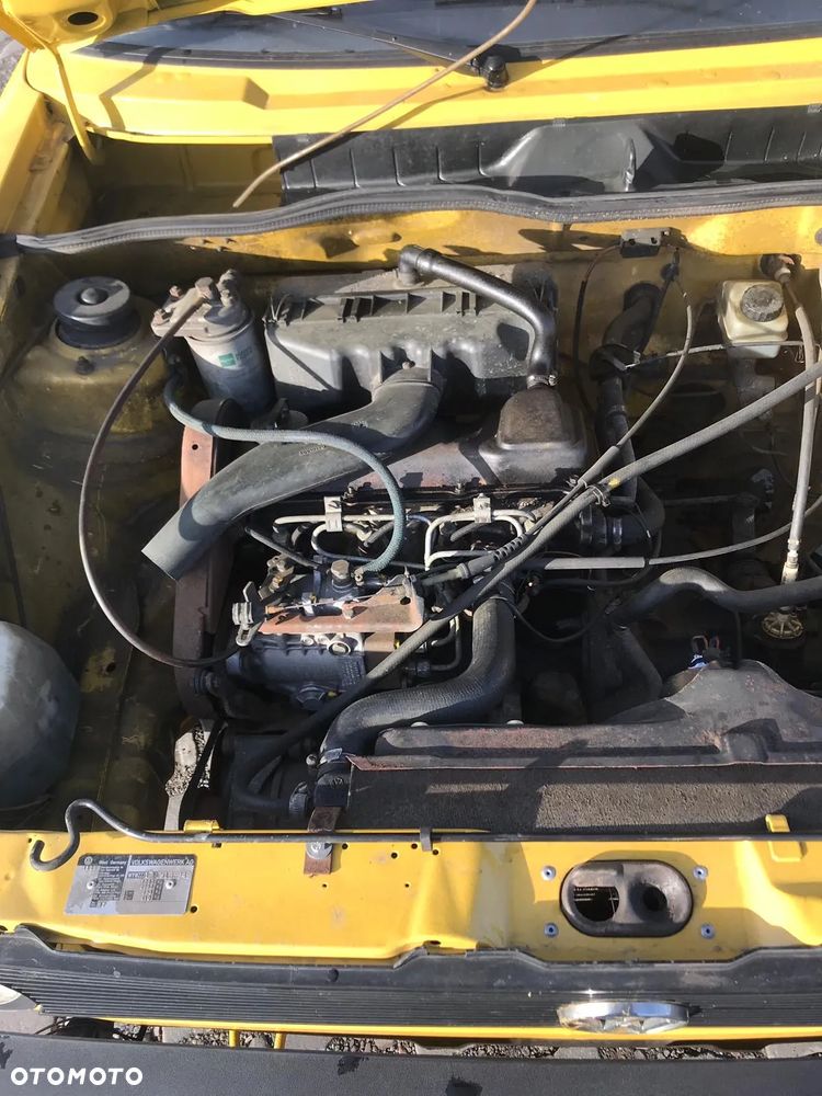 Volkswagen Golf 1.6 D - 9