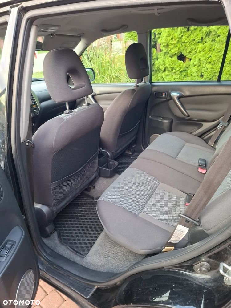 Toyota RAV4 2.0 D-4D 4x4 - 5