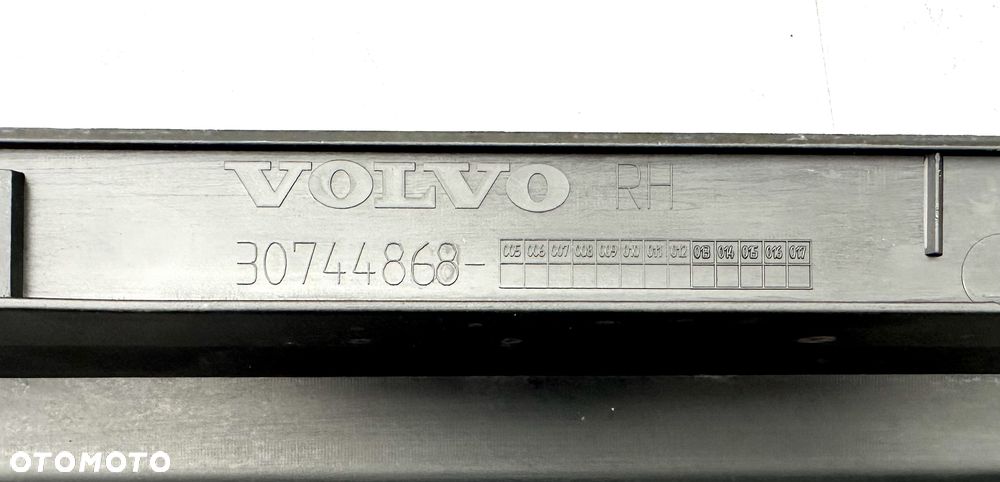 VOLVO XC60 I 2008 - 2017 próg nakładka listwa progowa R XC 60 OE - 8