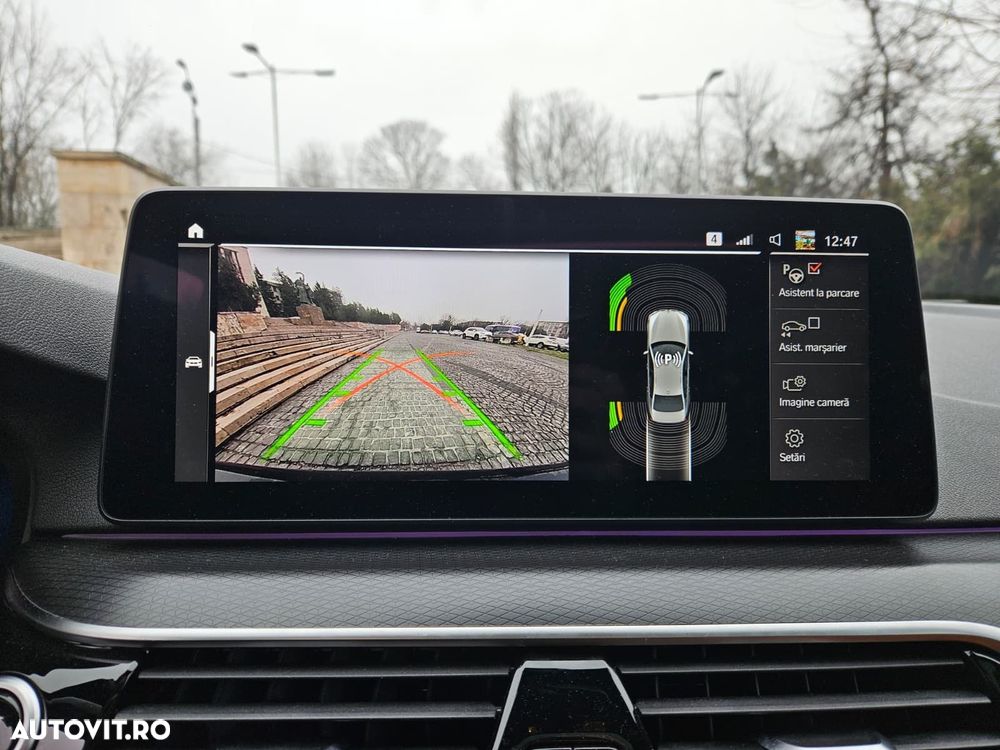 BMW Seria 5 530i xDrive AT MHEV - 28