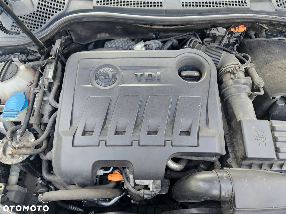 Skoda Superb 2.0 TDI DSG Elegance - 28