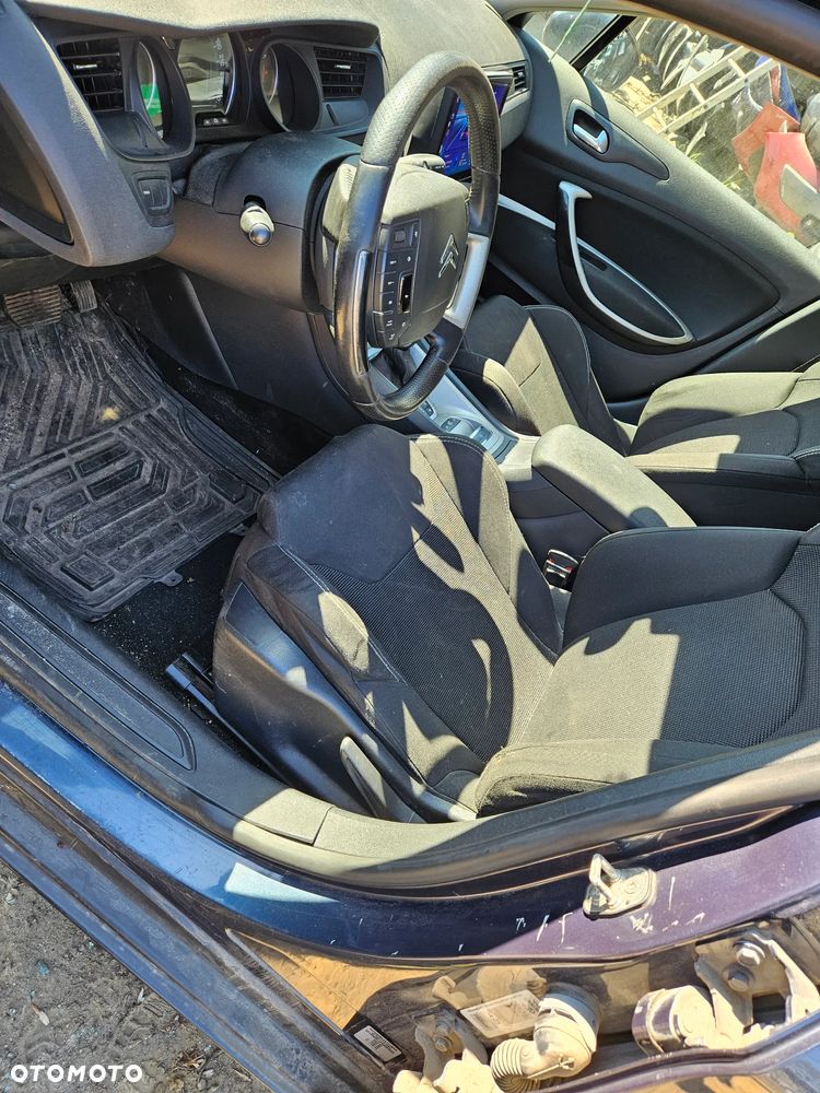 Citroen C5 2.0 103 Kw benzyna. automat na części Alfa Romeo 147 robię na podwórku kurwa no mam takiego tutaj właśnie otwieram go ubiorę wszystko - 15