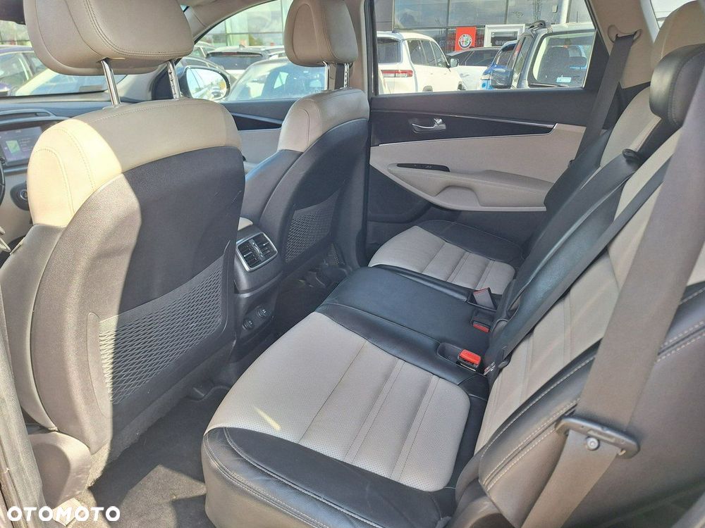 Kia Sorento - 12