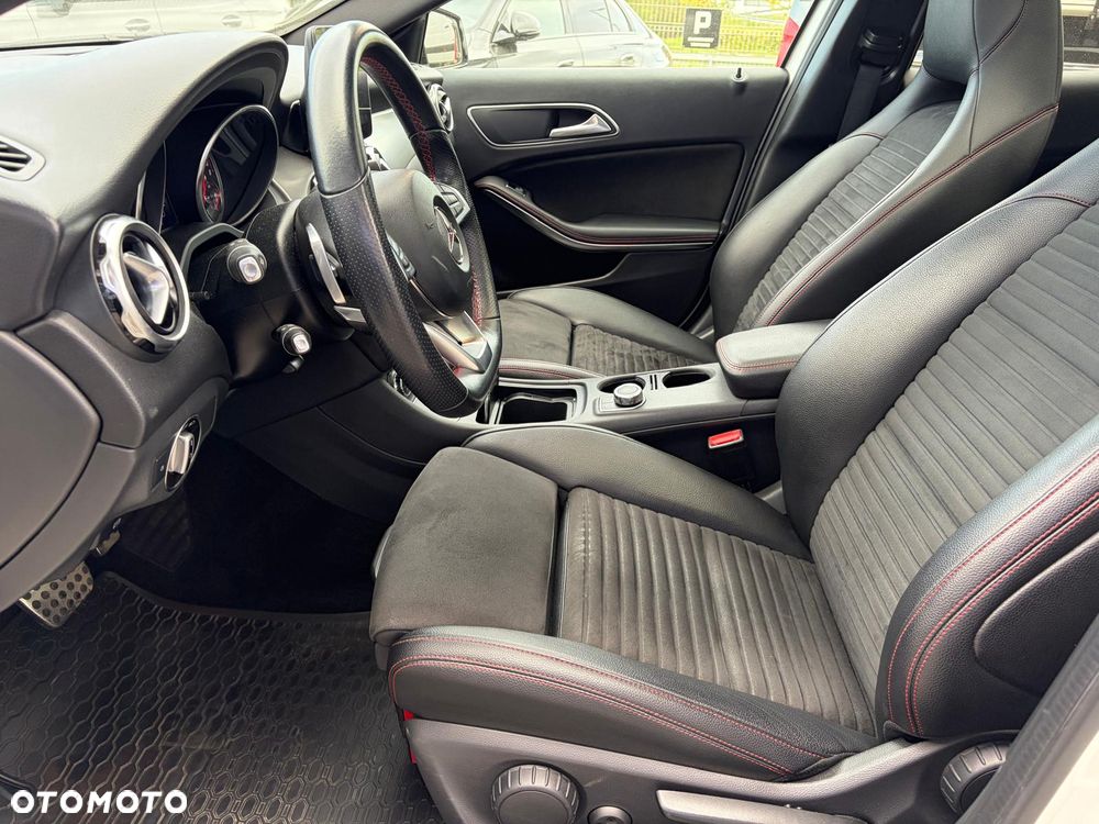 Mercedes-Benz GLA 220 4-Matic AMG Line - 10