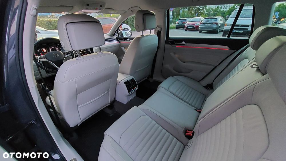 Volkswagen Passat 2.0 TDI EVO Elegance - 18