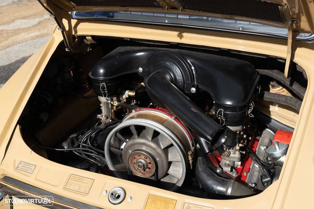 Porsche 911 Série F - 12