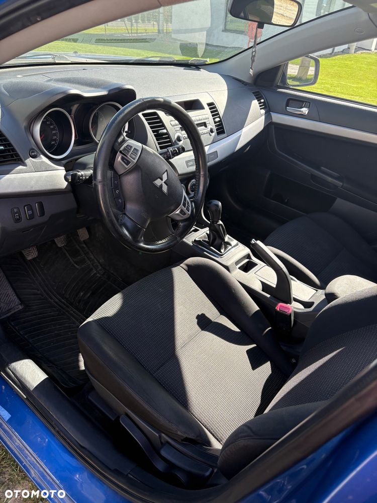 Mitsubishi Lancer - 6