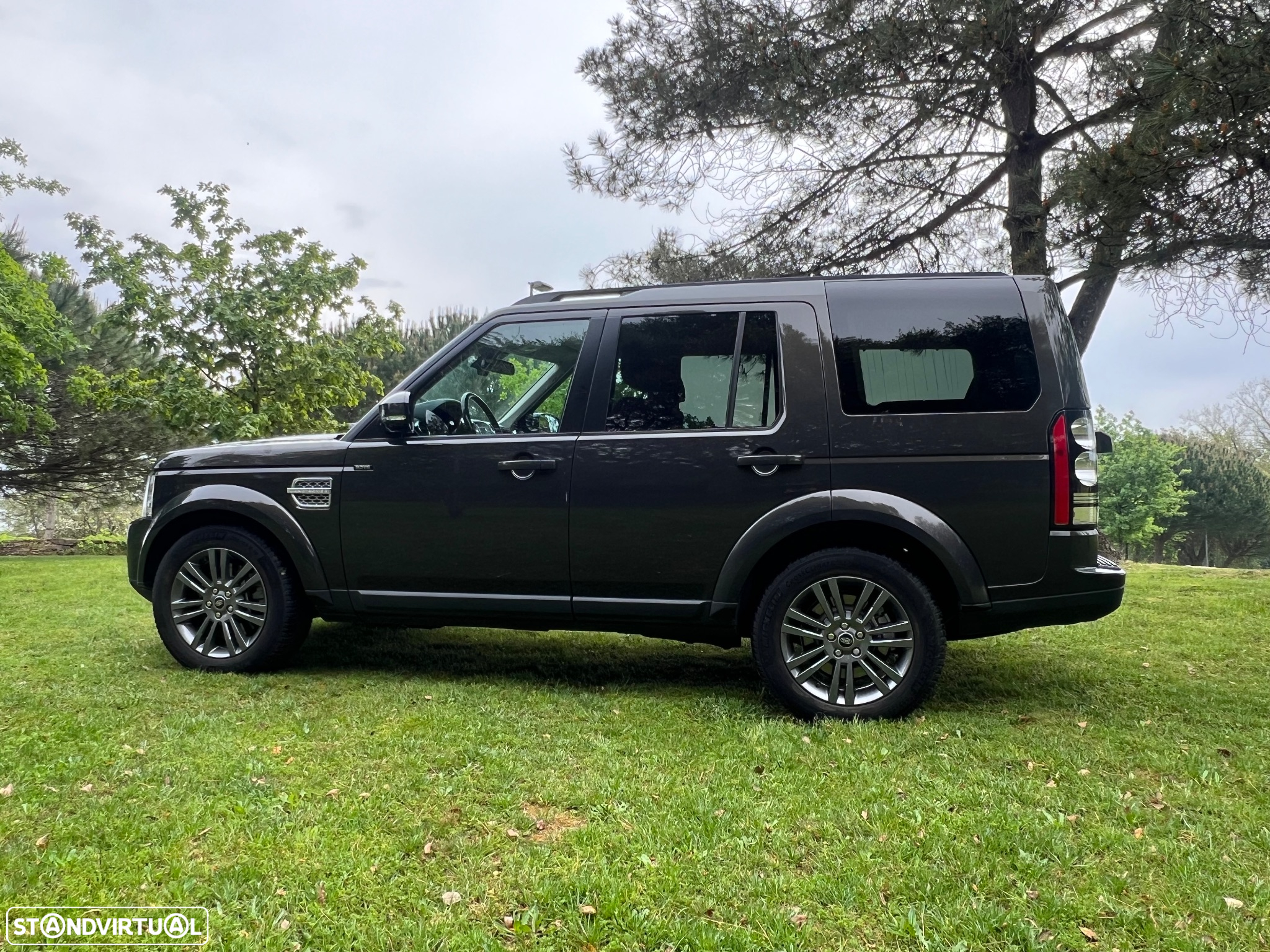 Land Rover Discovery SD V6 HSE - 8