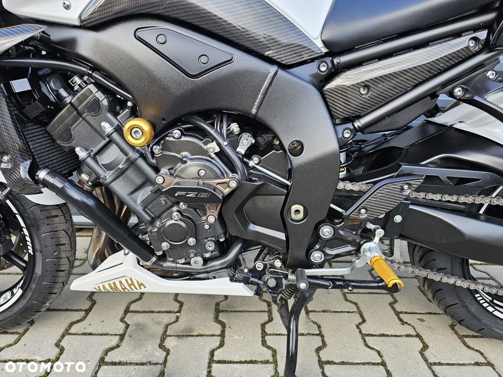 Yamaha FZ8 - 12