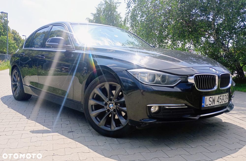 BMW Seria 3 320d Efficient Dynamic Edition Luxury Line - 13