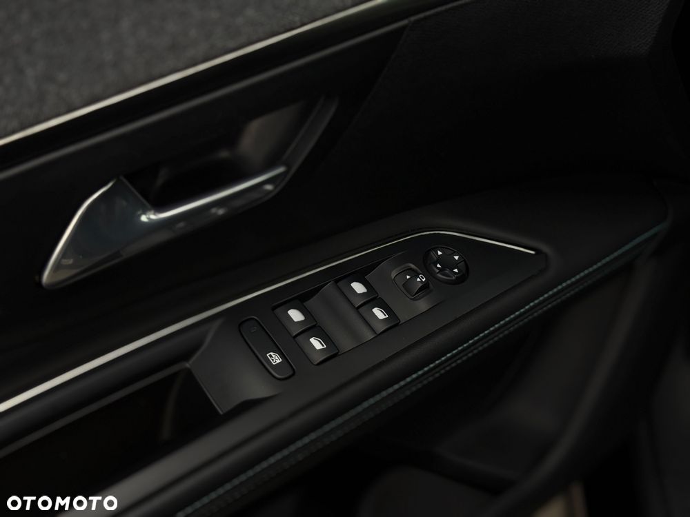 Peugeot 5008 2.0 BlueHDi Allure Pack S&S EAT8 - 17