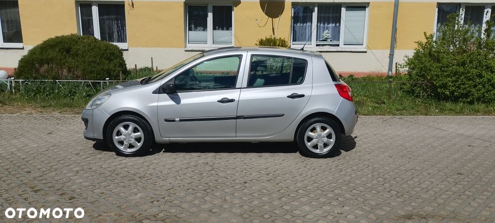 Renault Clio - 2
